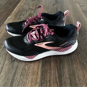 Brooks Women’s Cascadia 15 Trail Running Shoe Black Coral Size 7